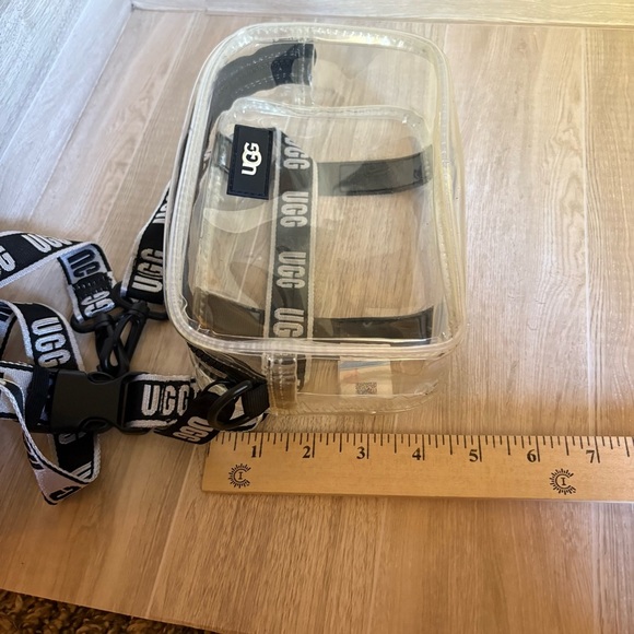 UGG Janey II Transparent Boot | UGG Belt Bag Crossbody - Picture 13 of 13